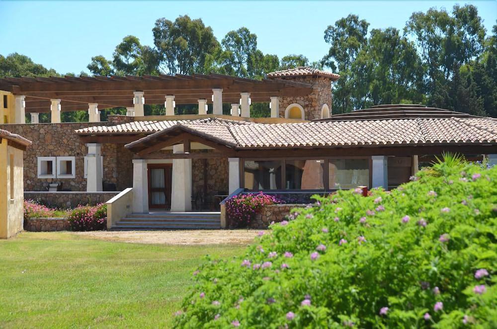 Limone Beach Resort Castiadas Exterior photo