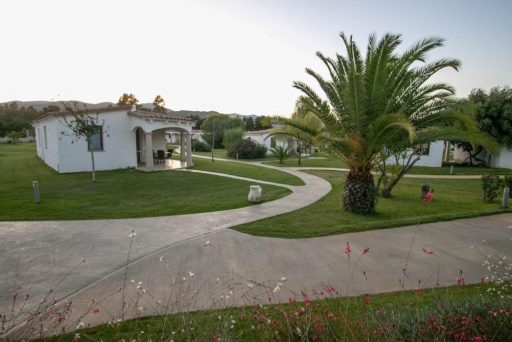 Limone Beach Resort Castiadas Exterior photo