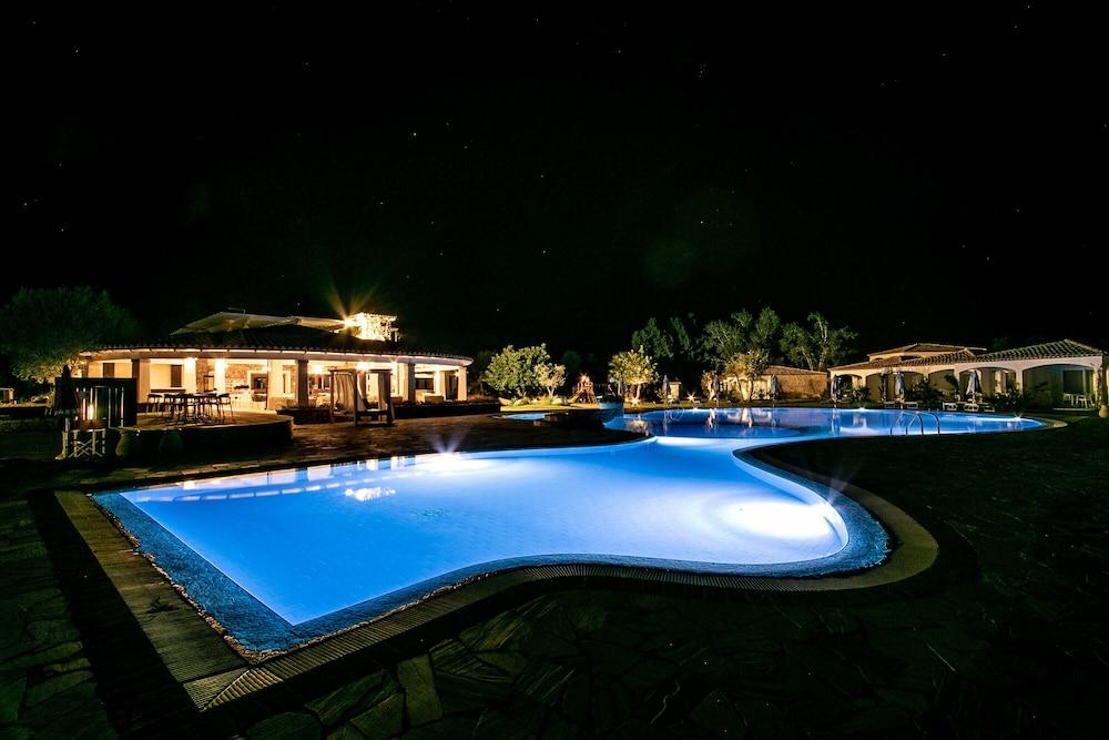 Limone Beach Resort Castiadas Exterior photo