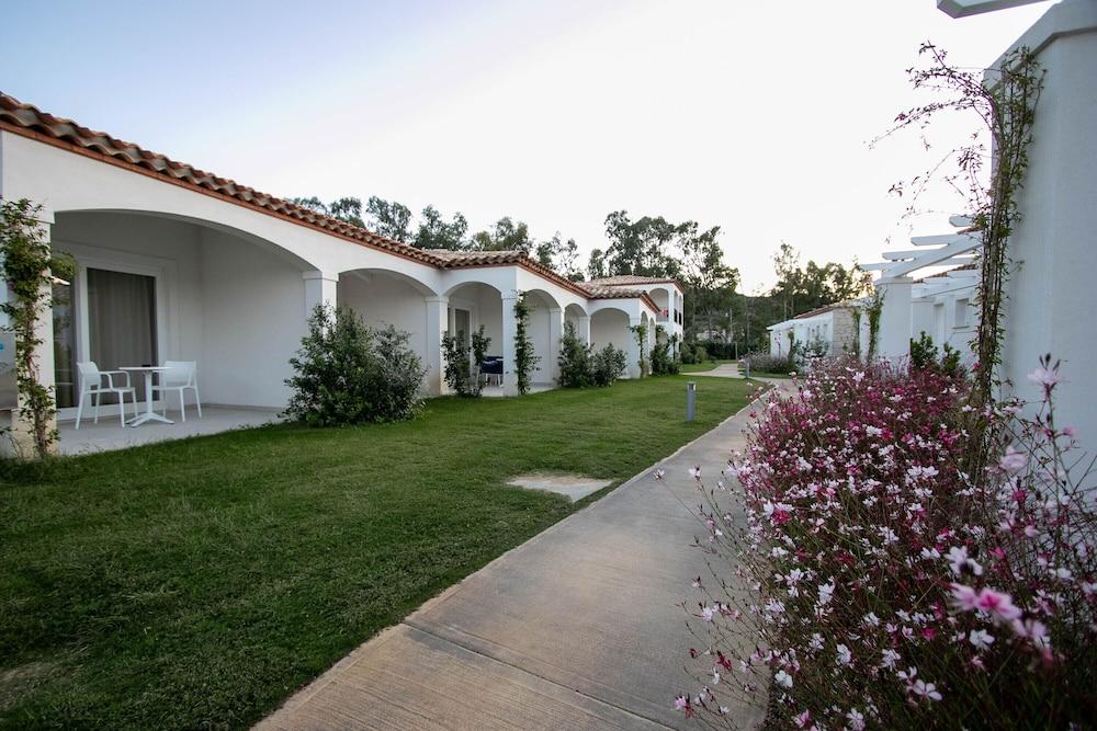 Limone Beach Resort Castiadas Exterior photo